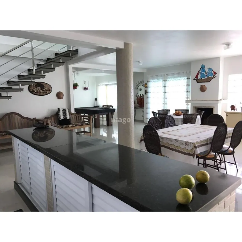 Linda Casa no Estaleiro