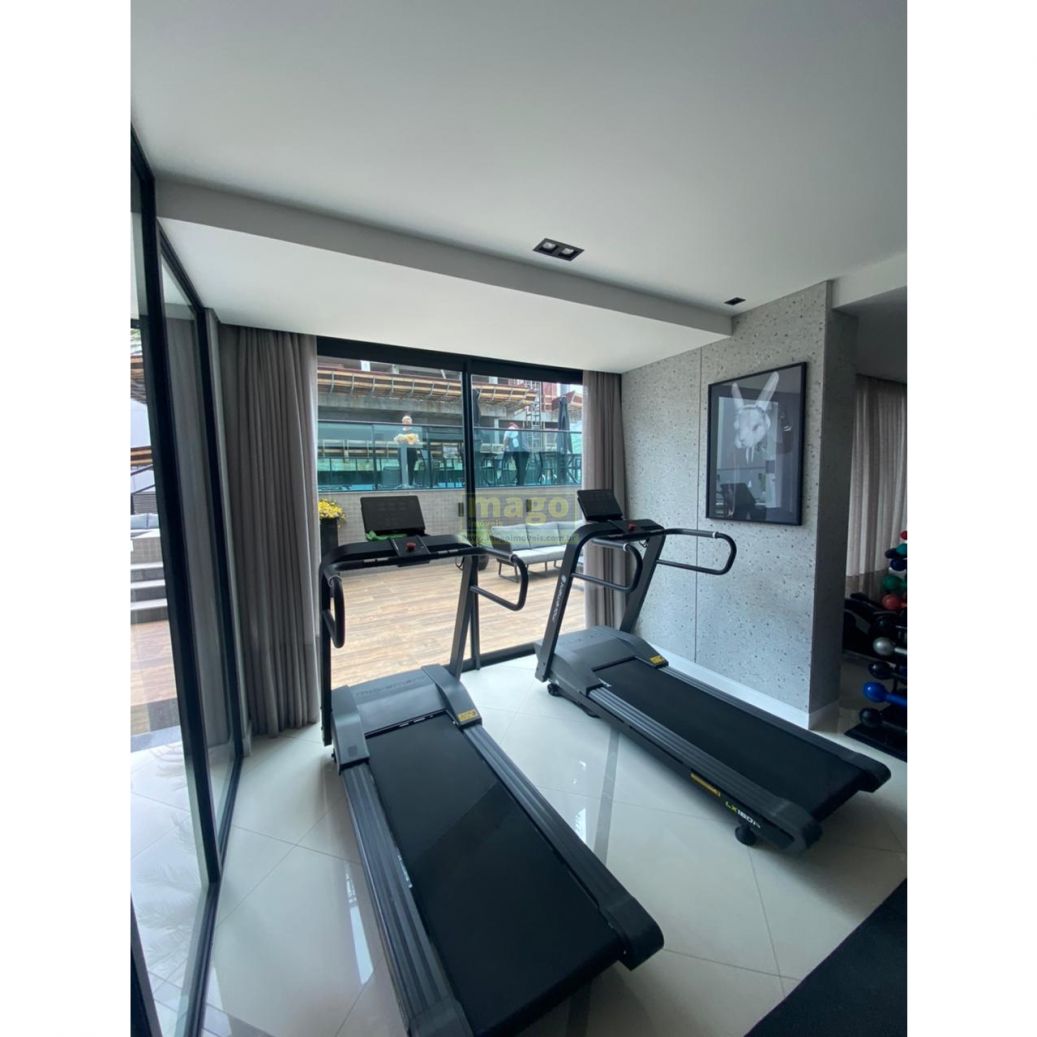 Apartamento de 1 Suite + 1 quarto na Praia Brava