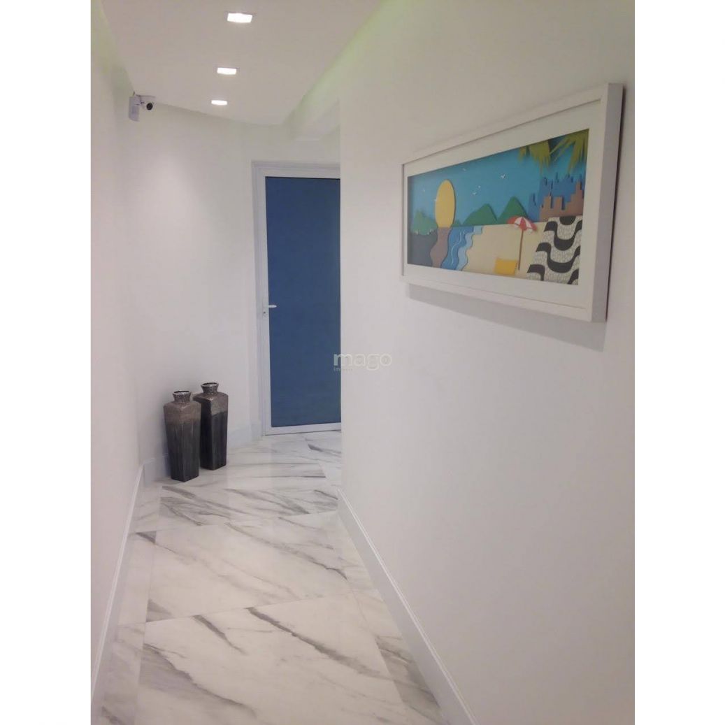 Apartamento à venda 3 suítes, 2 vagas, Centro Camboriú 
