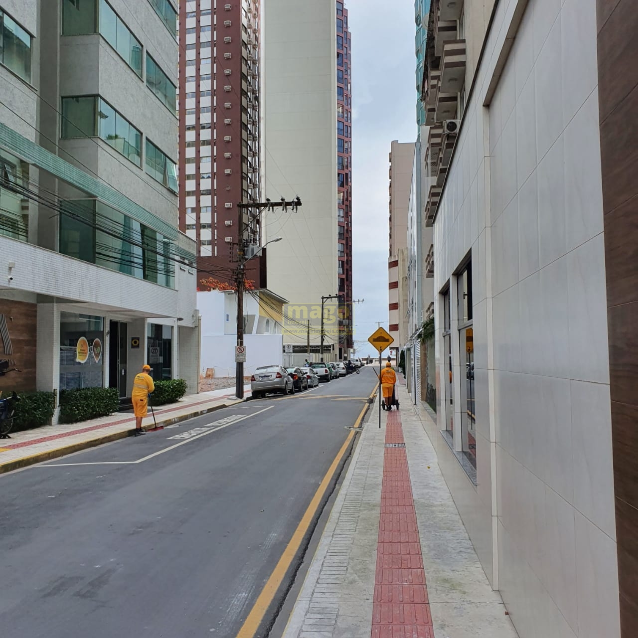 Apartamento no centro de Balneário Camboriú semi mobiliado