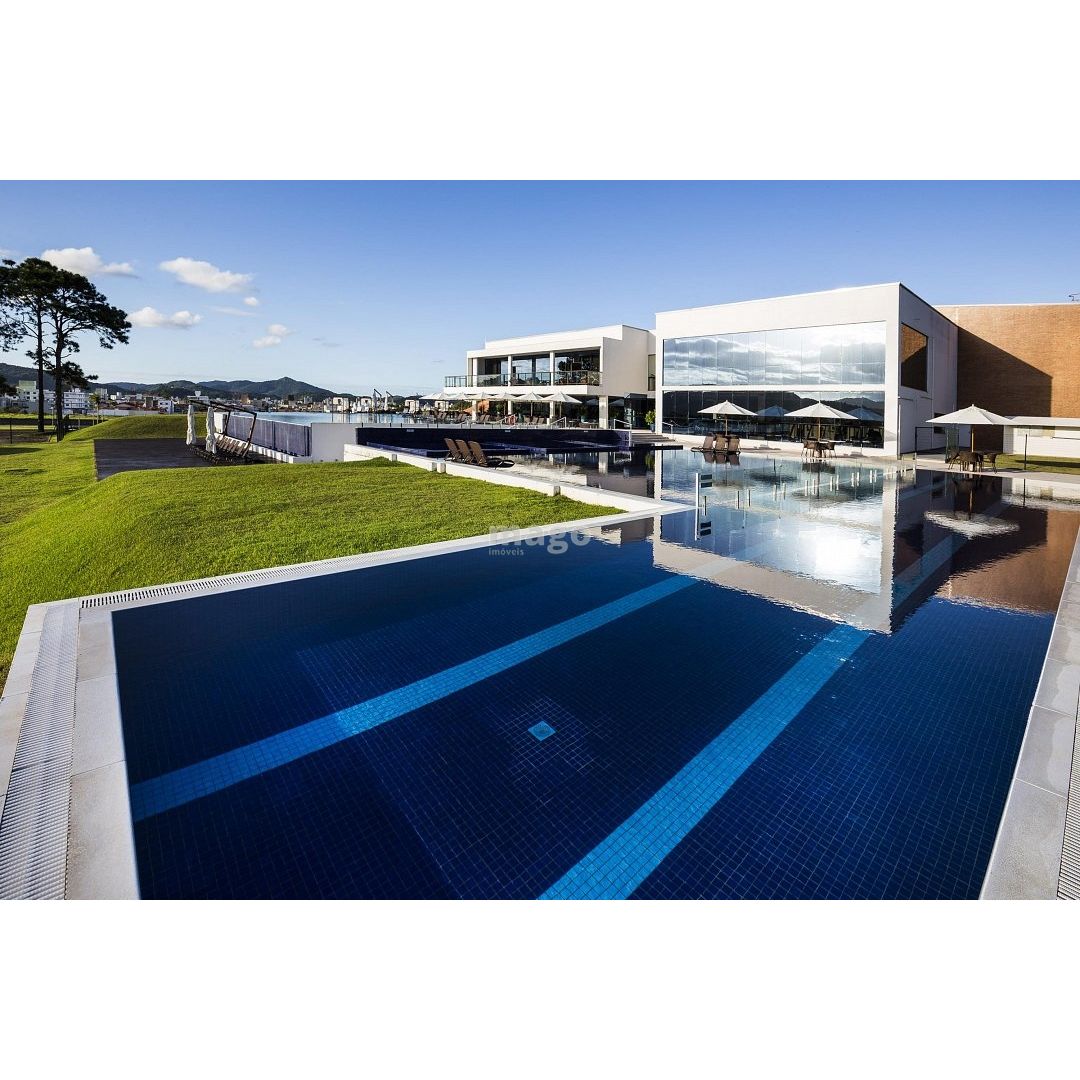 Casa de alto padrão à venda em condominio fechado