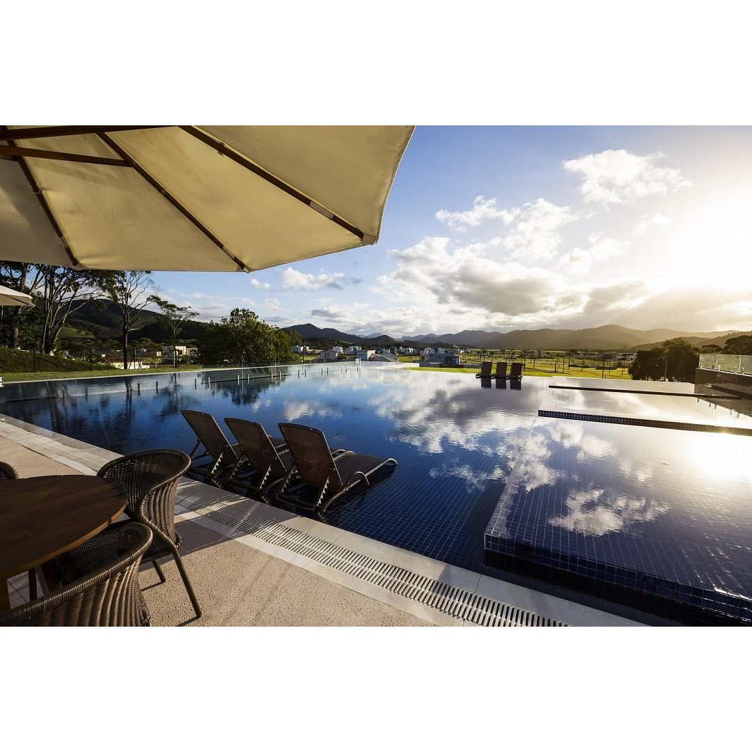 Casa 04 suítes para Venda no bairro Santa Regina em  Camboriú