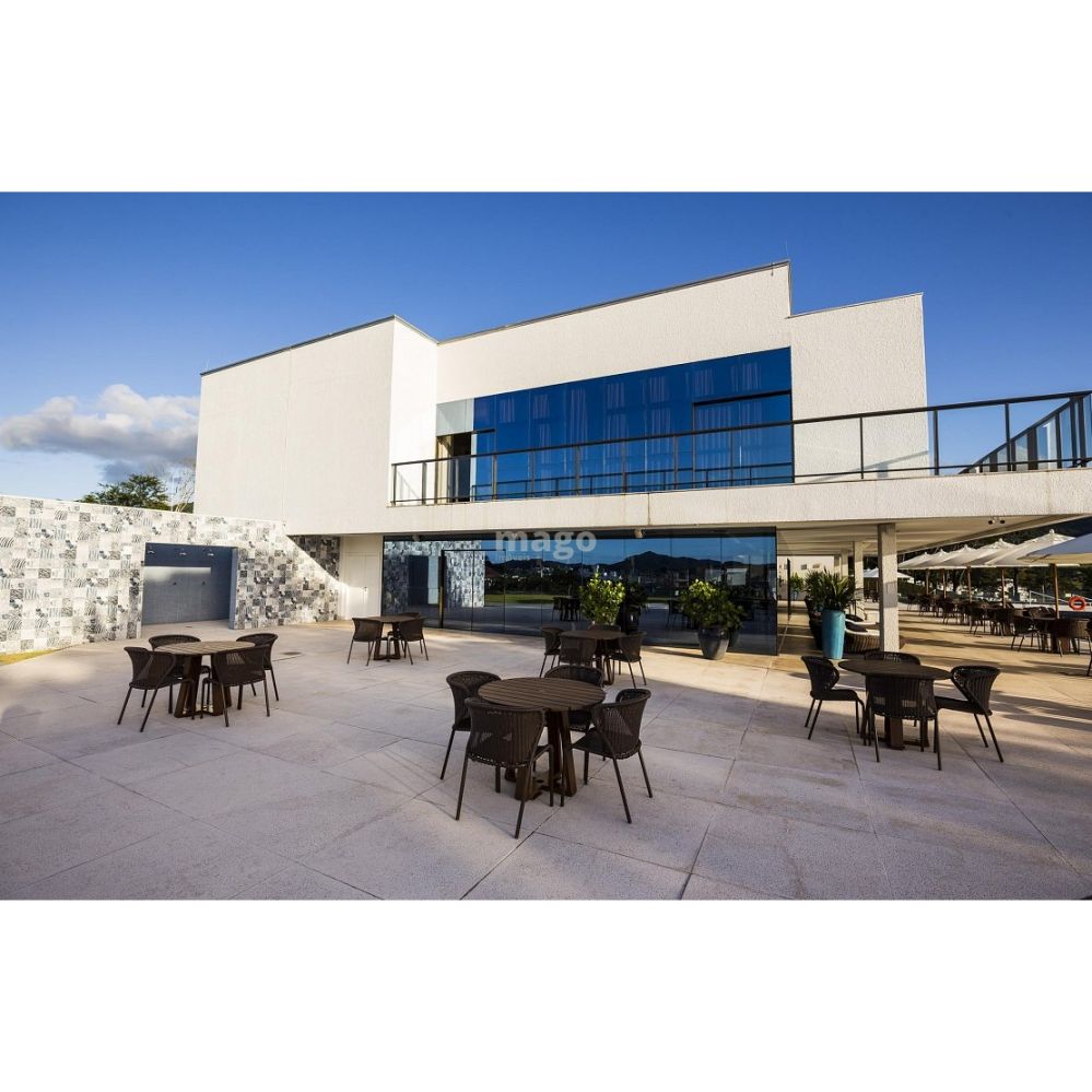 Casa 04 quartos para Locação Anual no bairro Santa Regina em  Camboriú