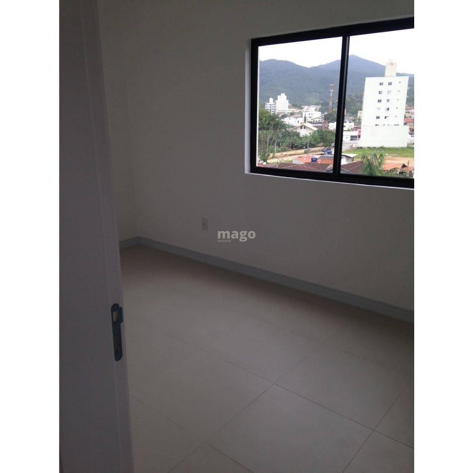 Apartamento à venda 3 suítes, 2 vagas, Centro Camboriú 