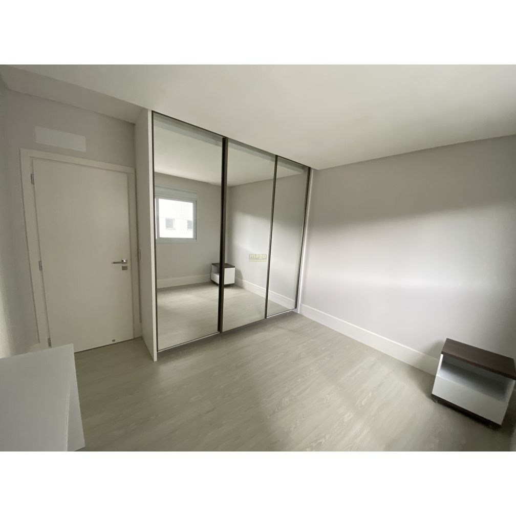 Apartamento Alto Padrão com 04 suítes Frente Mar