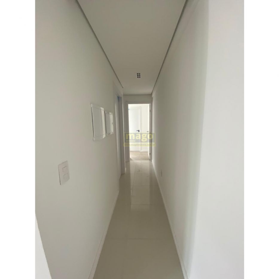 Apartamento de 1 Suite + 1 quarto na Praia Brava