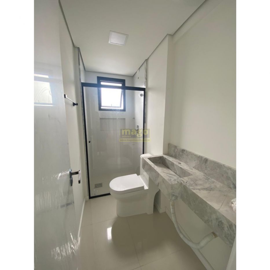 Apartamento de 1 Suite + 1 quarto na Praia Brava