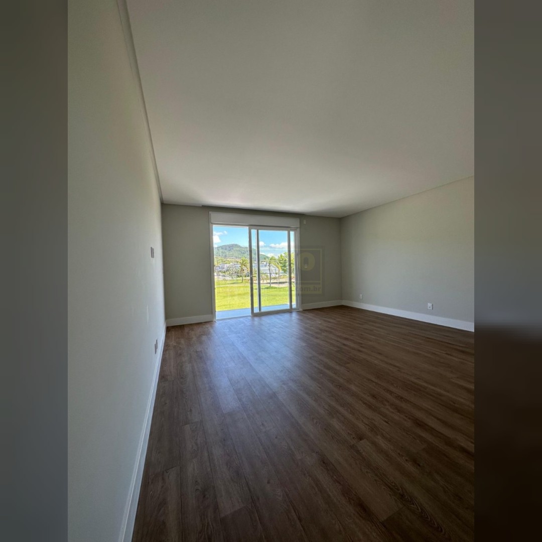 Casa de Alto padrão em Condomínio Fechado