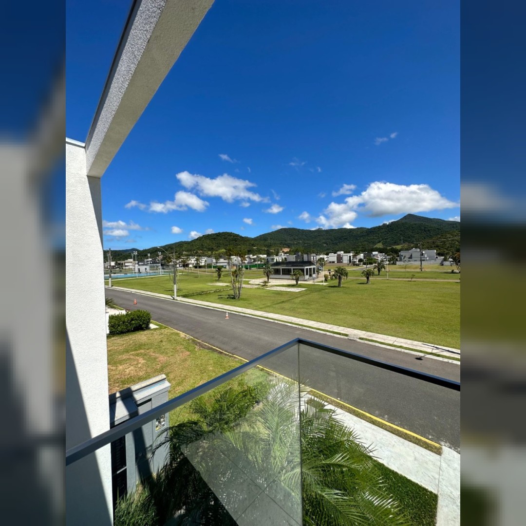 Casa de Alto padrão em Condomínio Fechado