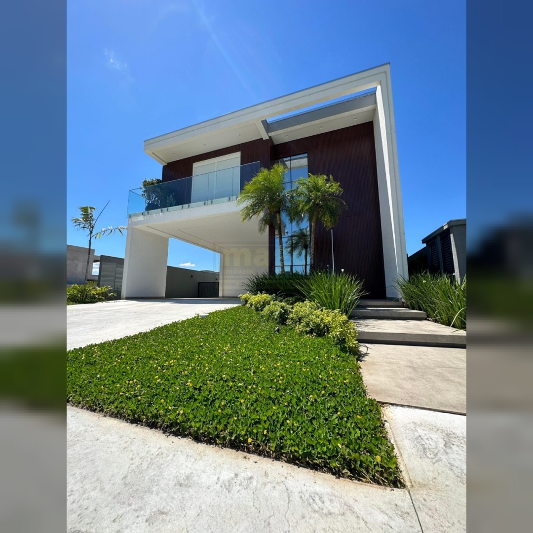 Casa de Alto padrão em Condomínio Fechado