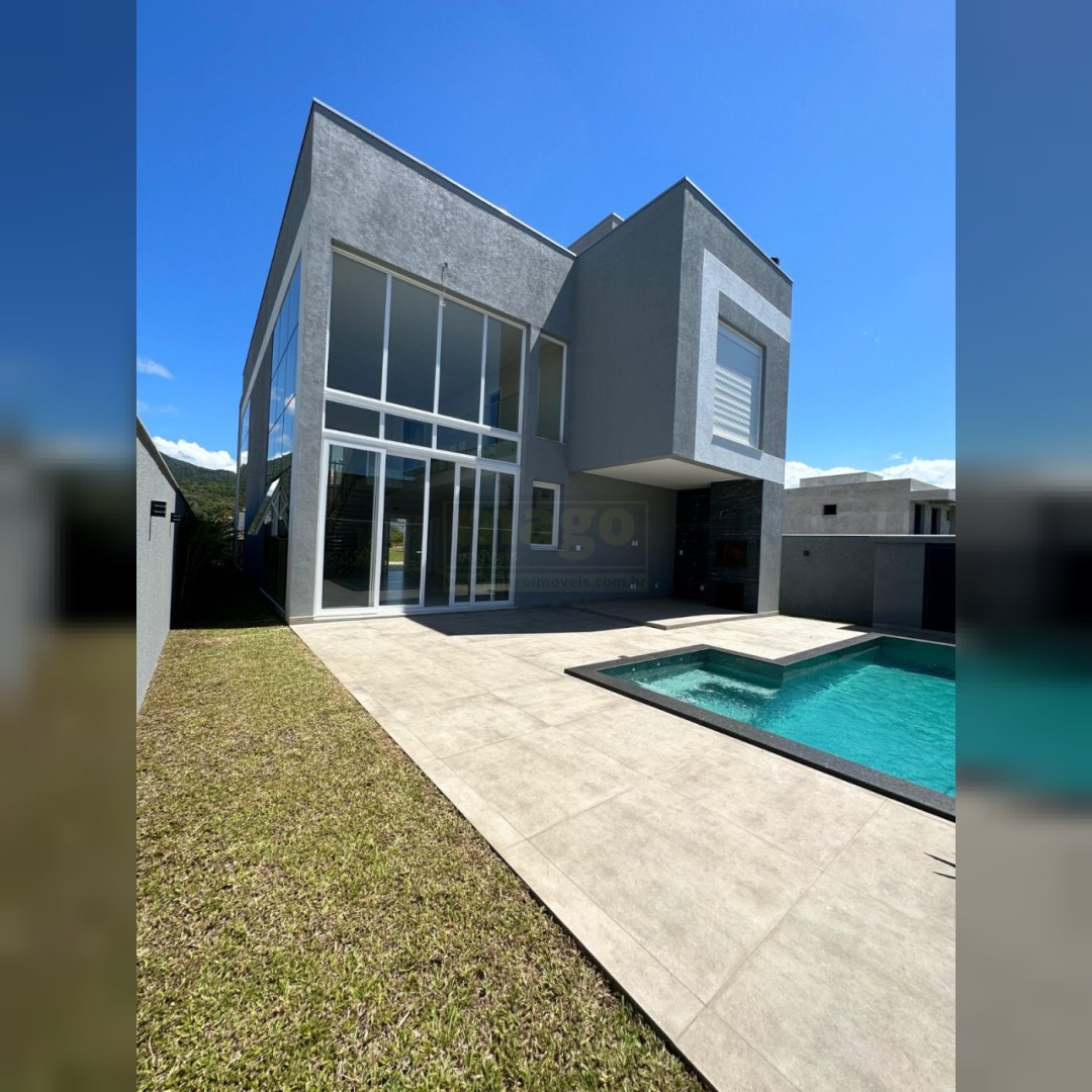 Casa de Alto padrão em Condomínio Fechado