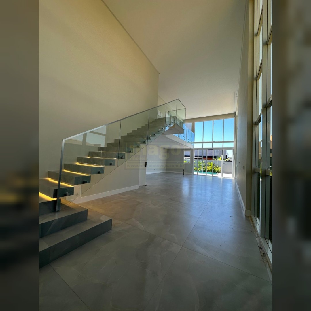 Casa de Alto padrão em Condomínio Fechado