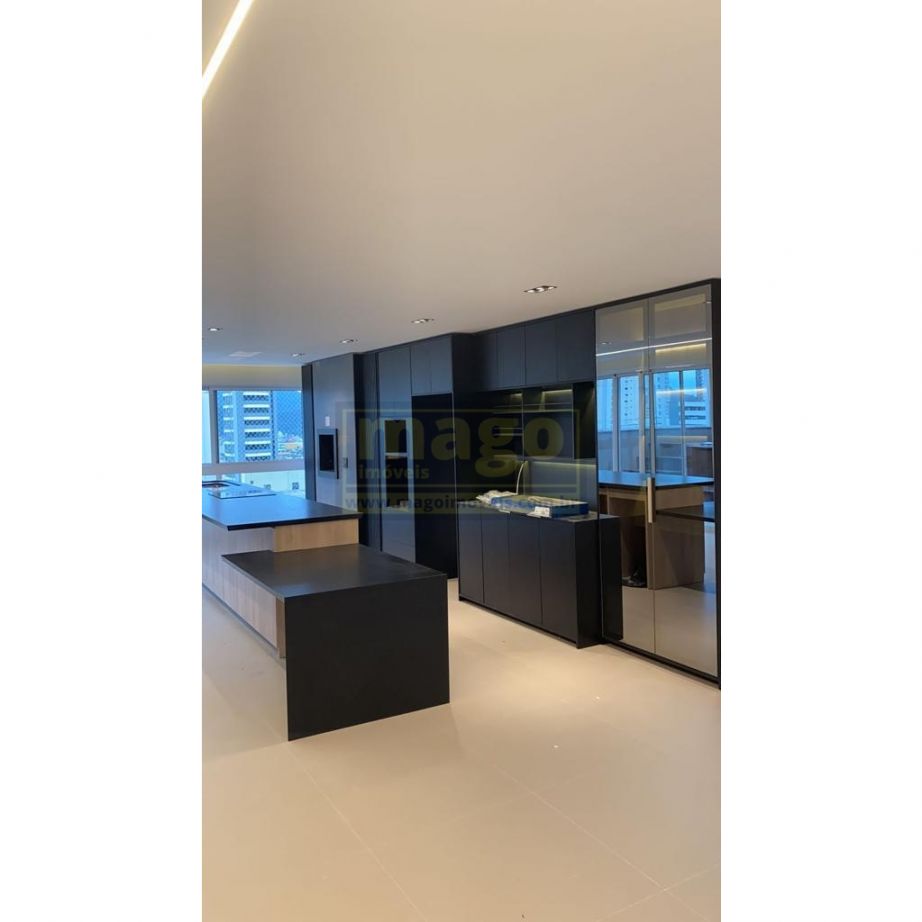 Excelente cobertura duplex com 3 suítes