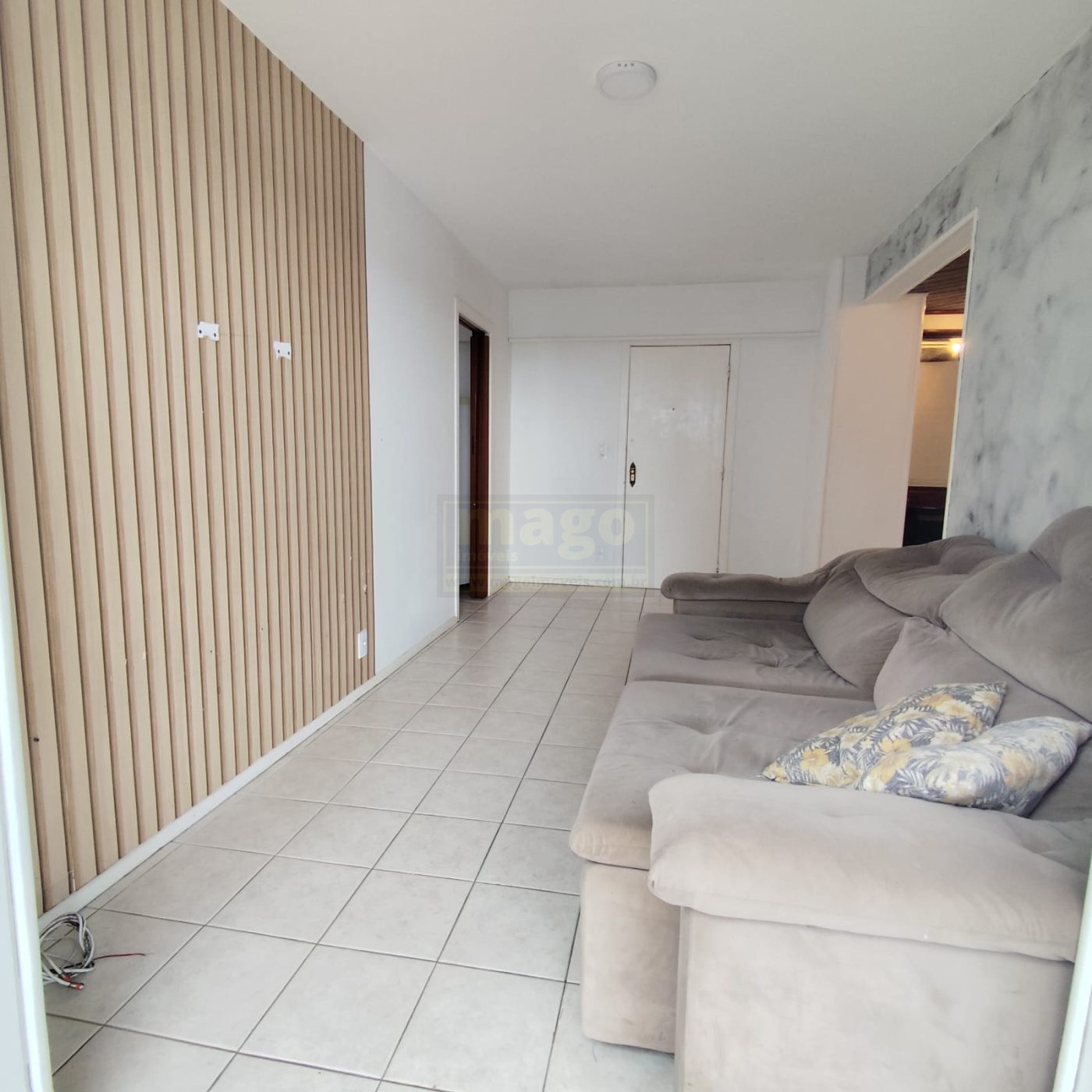 Apartamento à venda na Barra Sul, com ótima localização