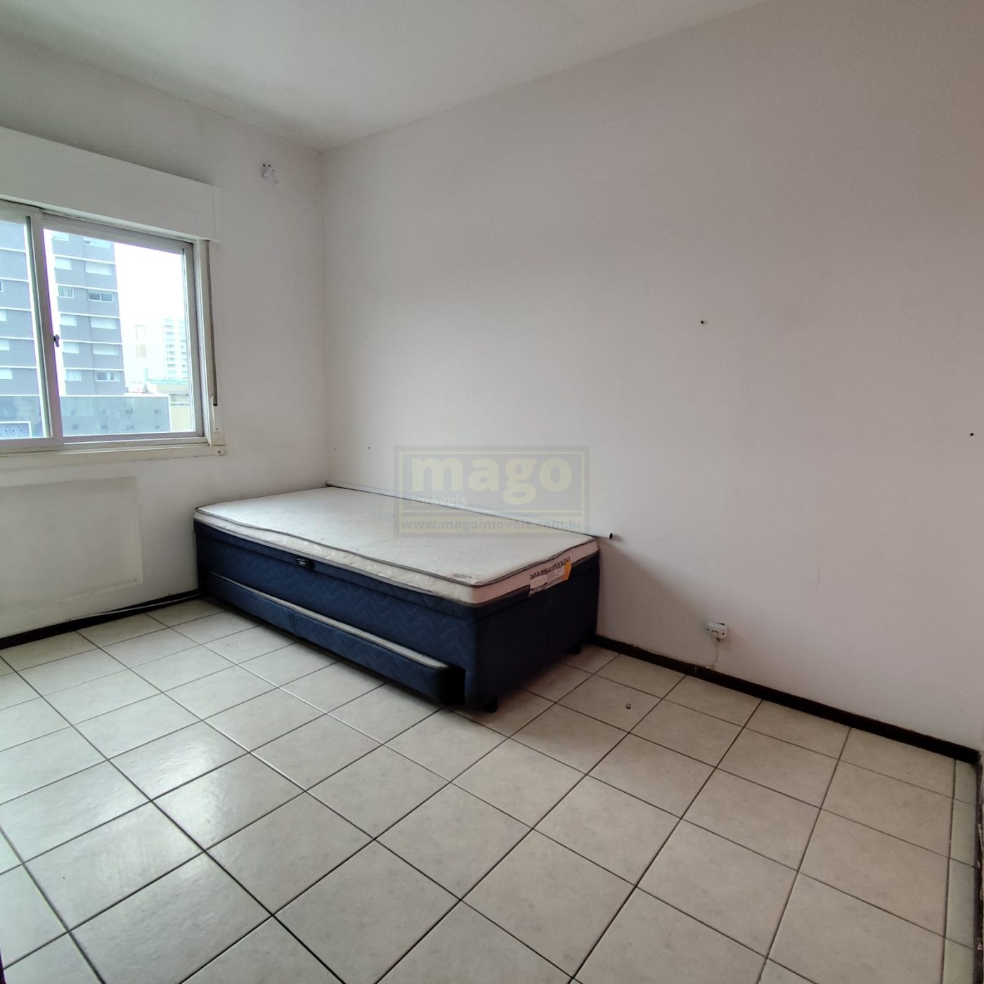 Apartamento à venda na Barra Sul, com ótima localização