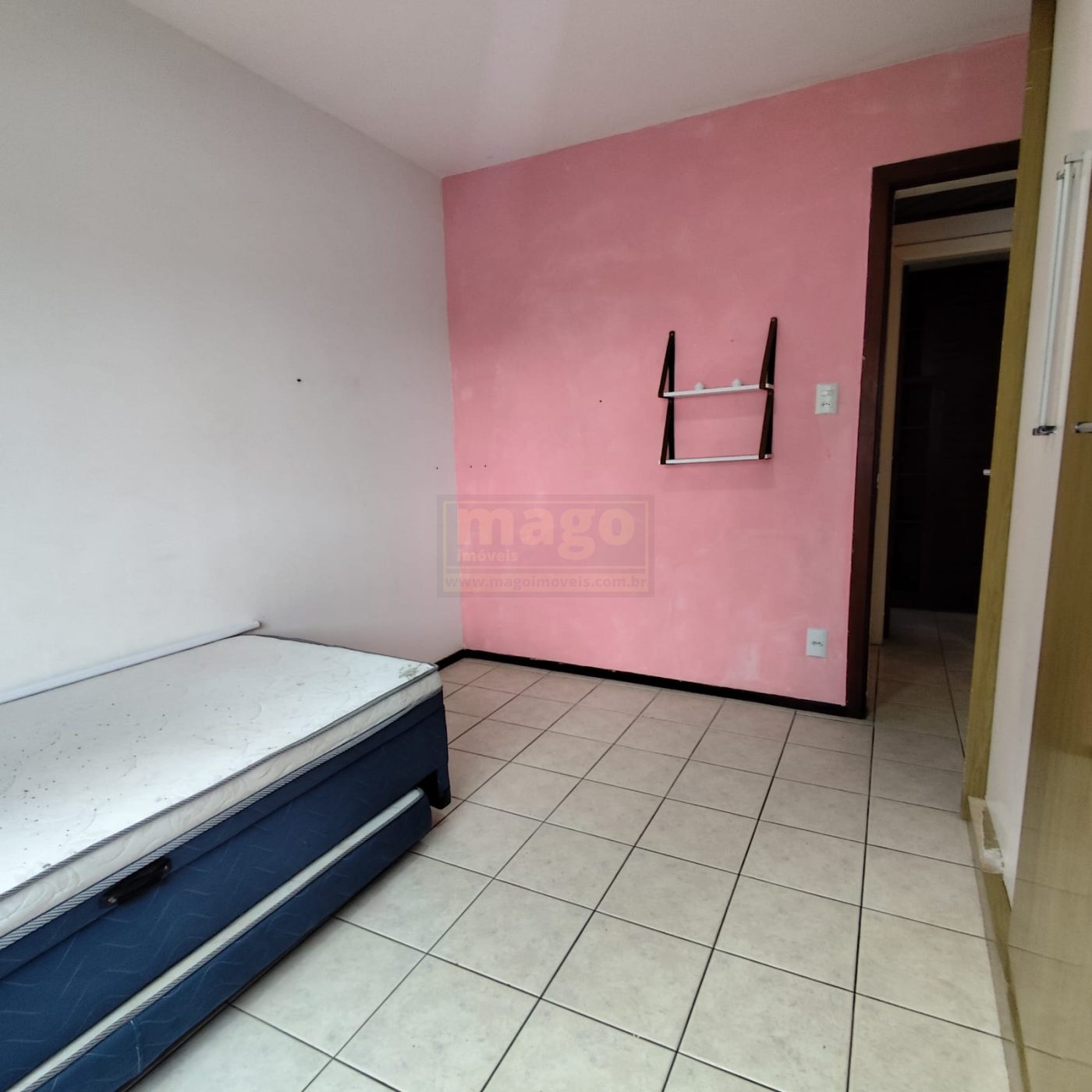 Apartamento à venda na Barra Norte, com ótima localização