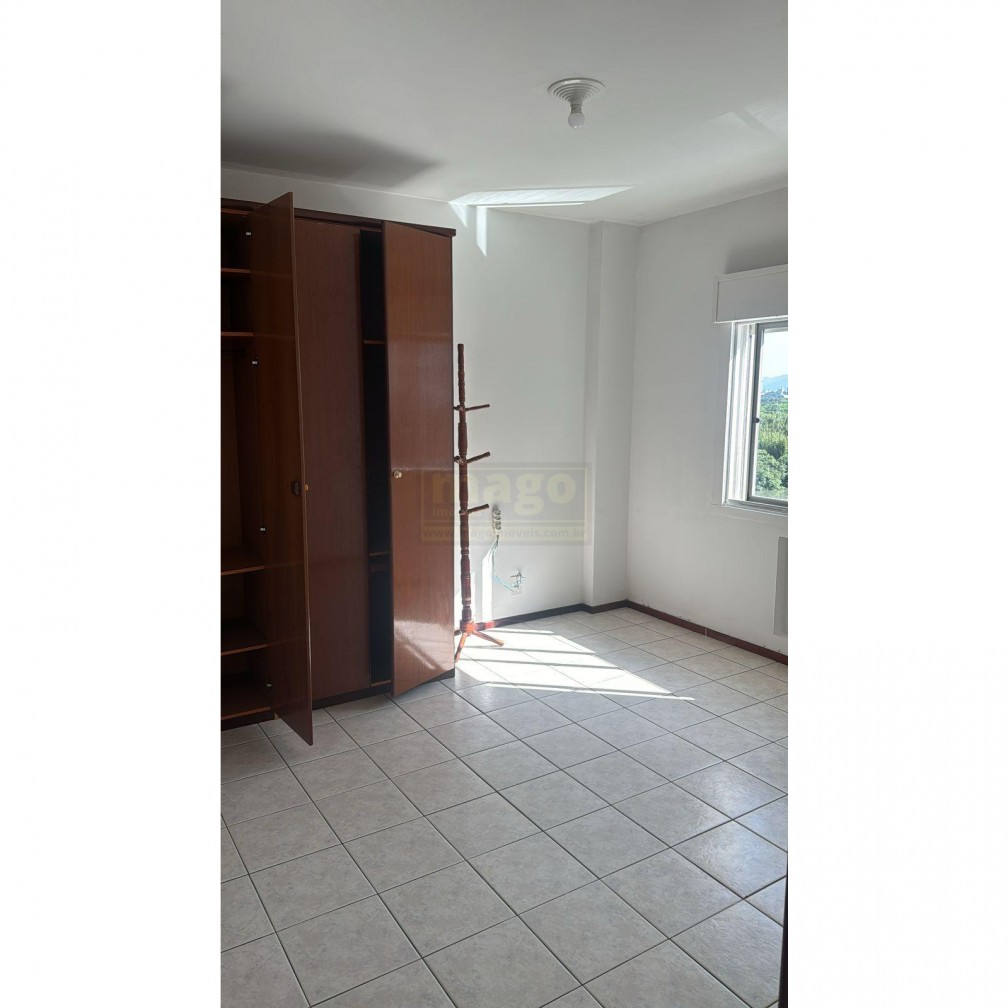 Apartamento no centro de Balneário Camboriú semi mobiliado