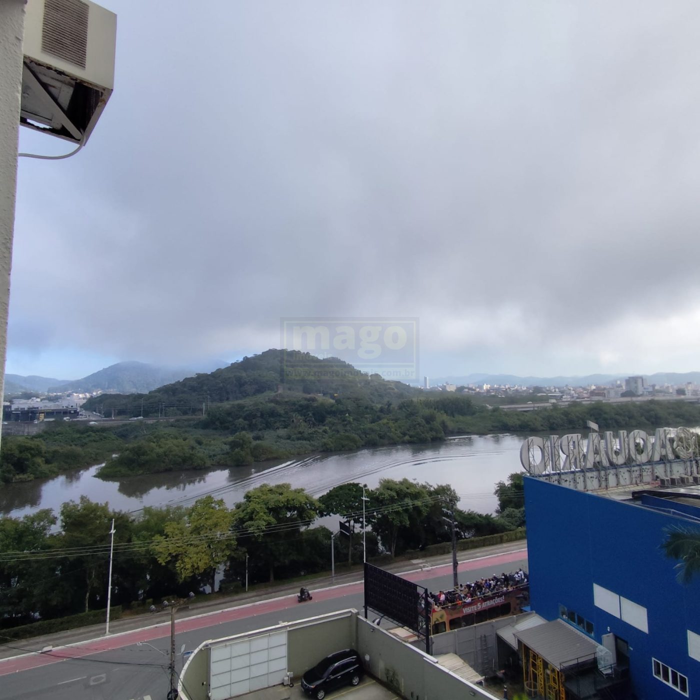 Apartamento à venda na Barra Norte, com ótima localização