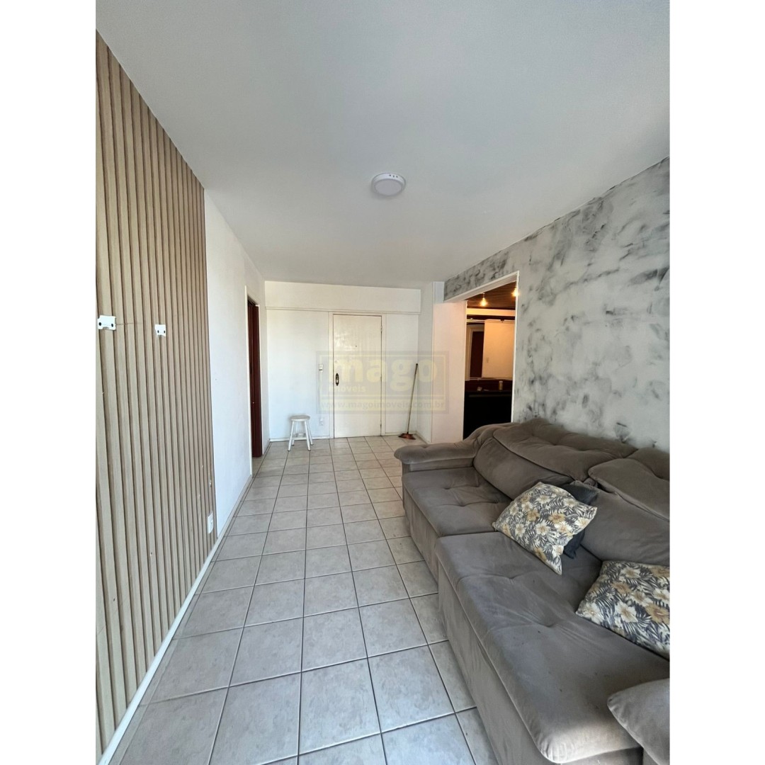 Apartamento no centro de Balneário Camboriú semi mobiliado