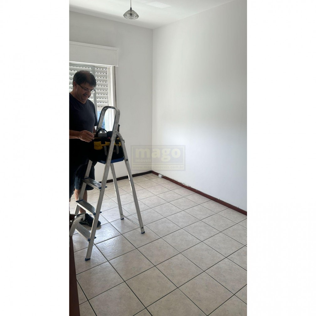 Apartamento no centro de Balneário Camboriú semi mobiliado