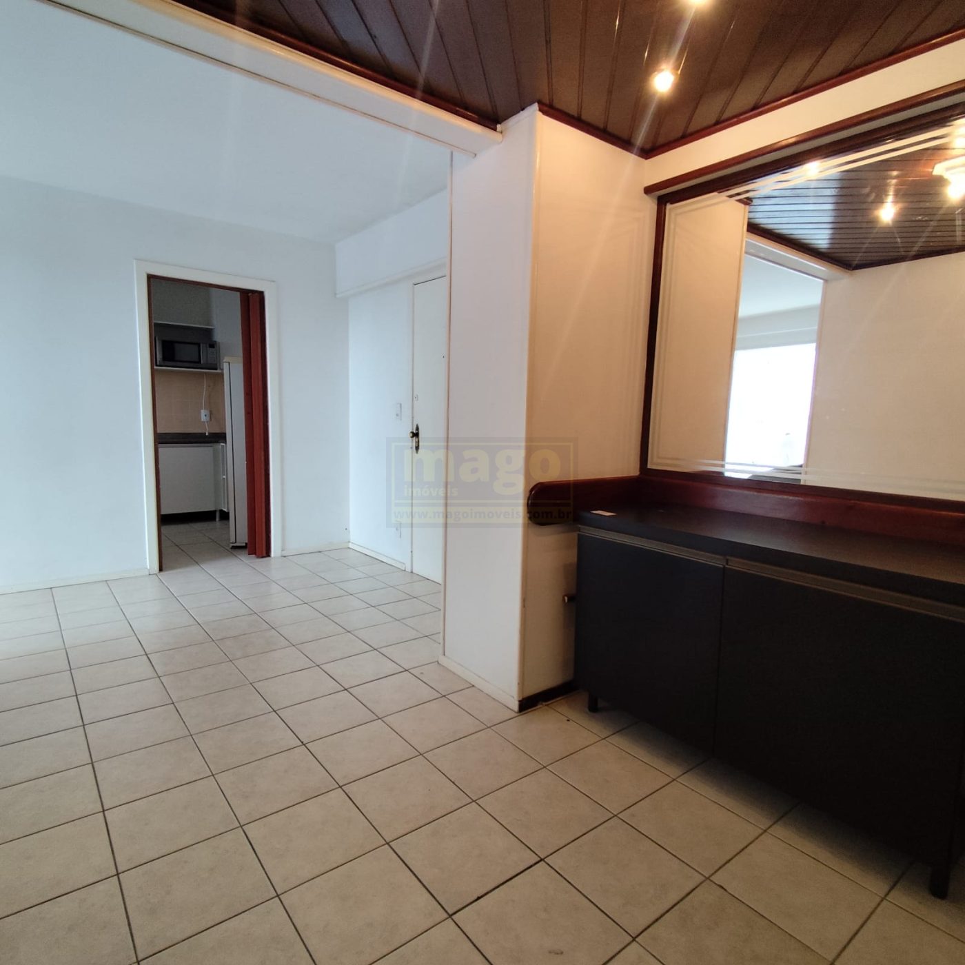 Apartamento à venda na Barra Norte, com ótima localização