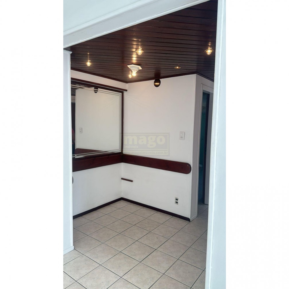Apartamento no centro de Balneário Camboriú semi mobiliado