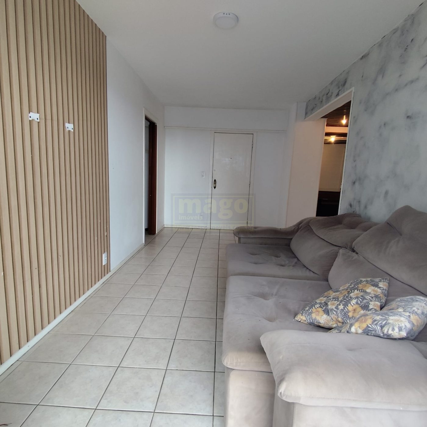 Apartamento à venda na Barra Norte, com ótima localização
