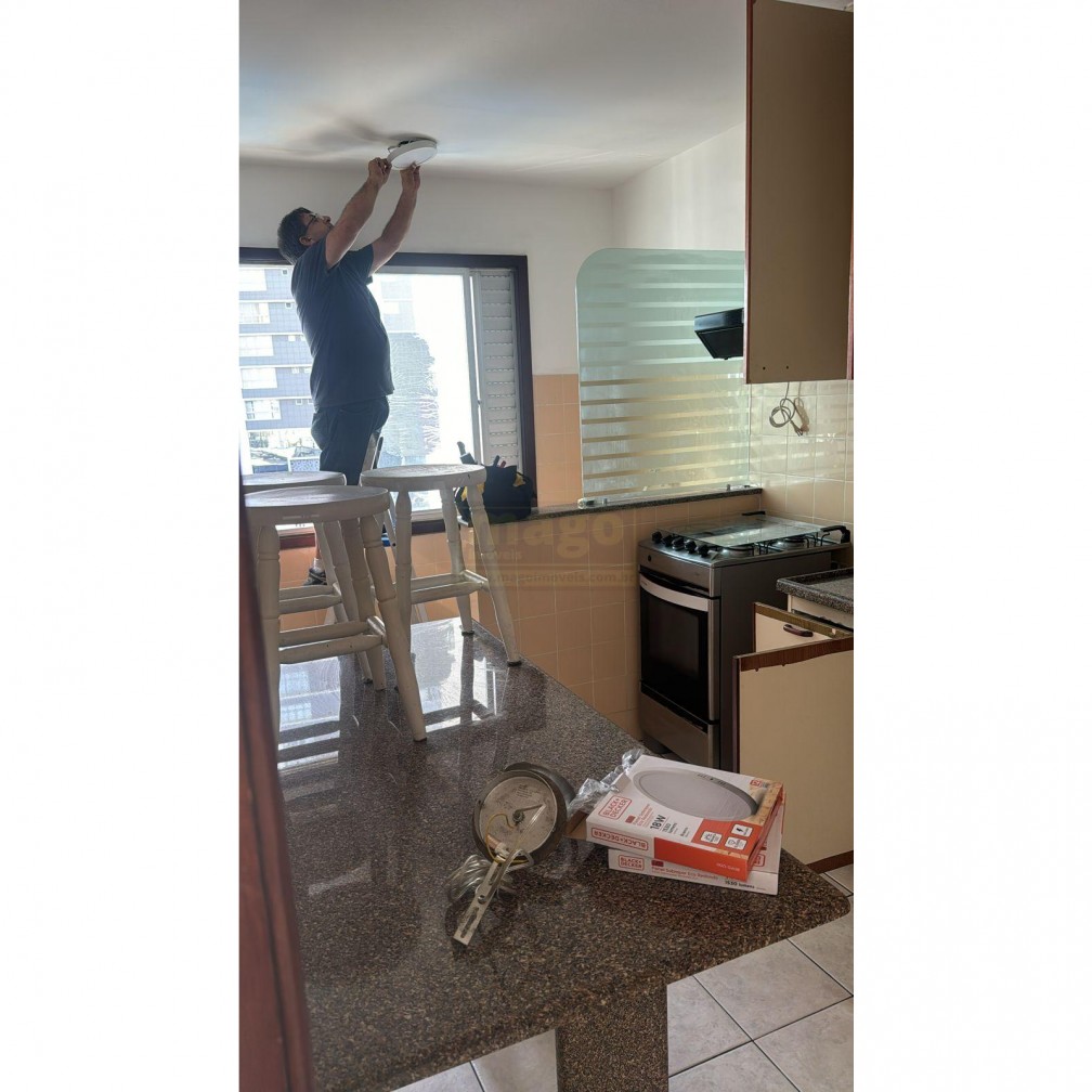 Apartamento no centro de Balneário Camboriú semi mobiliado