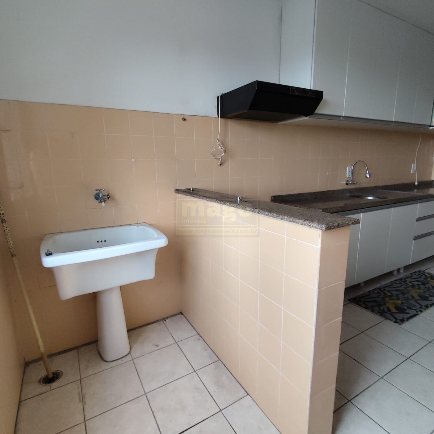 Apartamento à venda na Barra Norte, com ótima localização