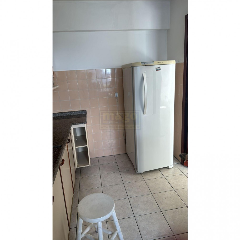 Apartamento no centro de Balneário Camboriú semi mobiliado