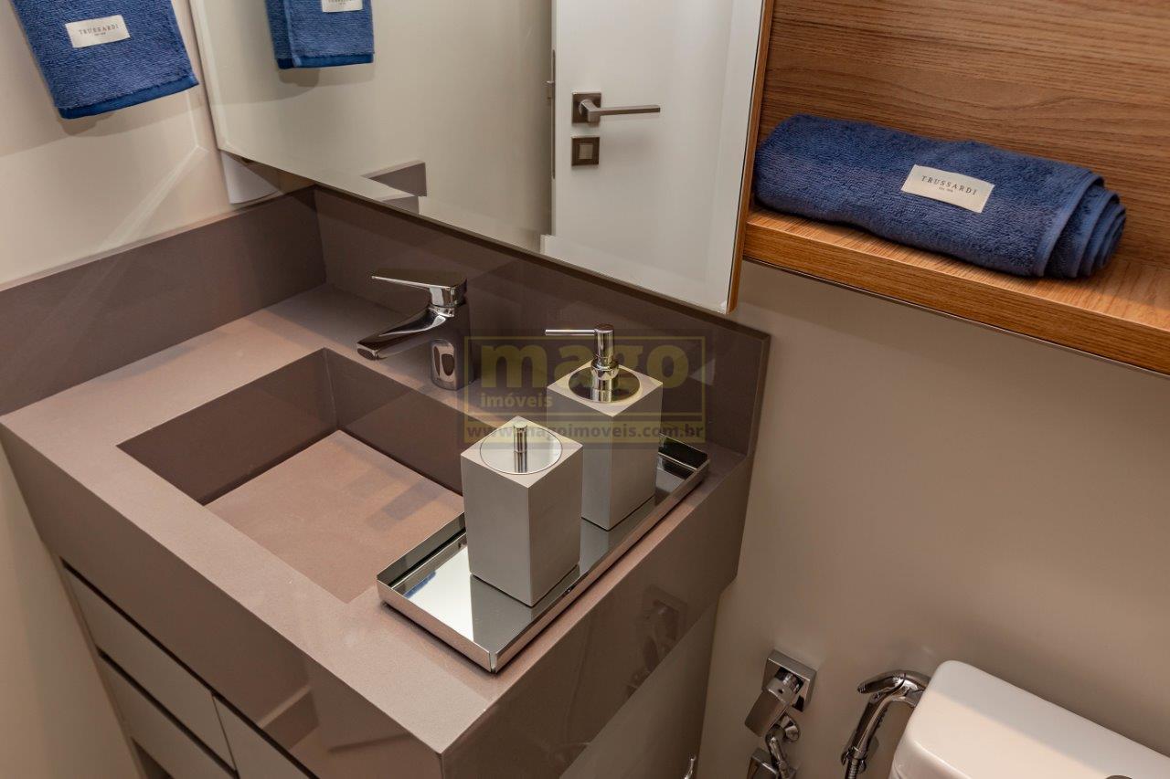 Apartamento 3 suítes, mobiliado e decorado no Centro de BC