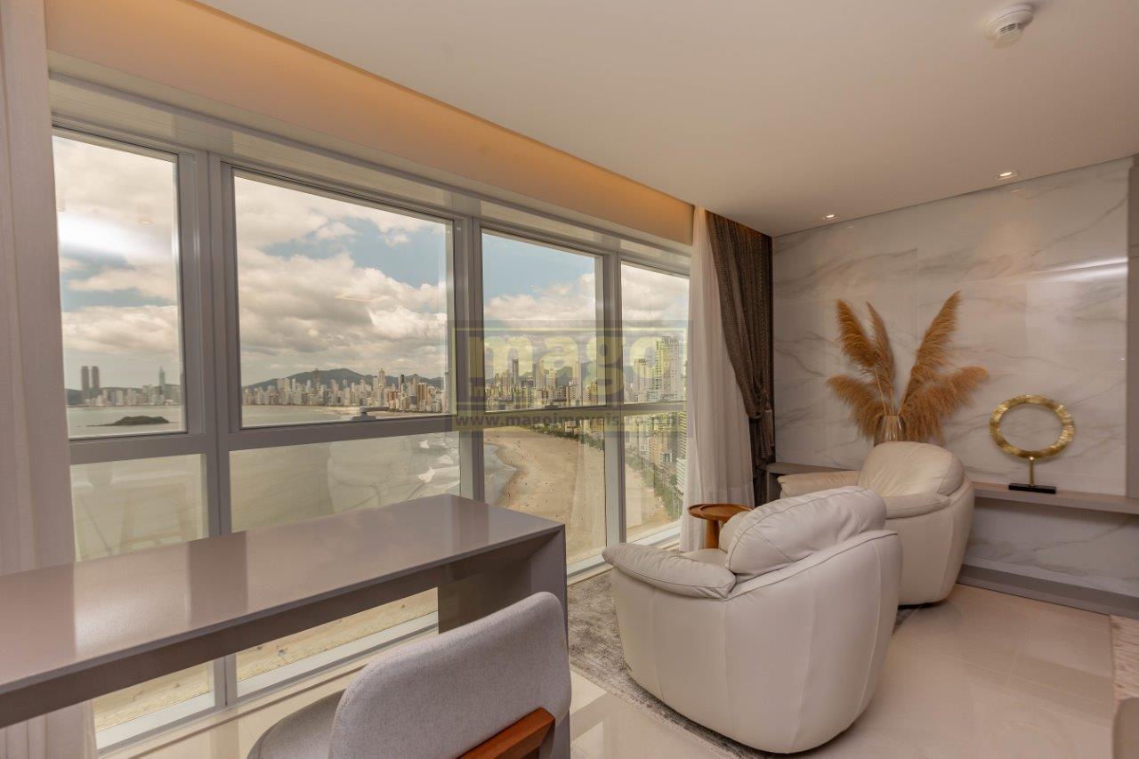 Apartamento 3 suítes, mobiliado e decorado no Centro de BC