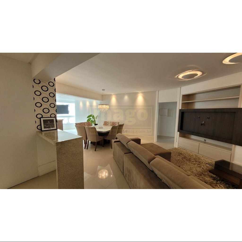 Apartamento com 3 suítes e 4 vagas de garagem na Barra Sul