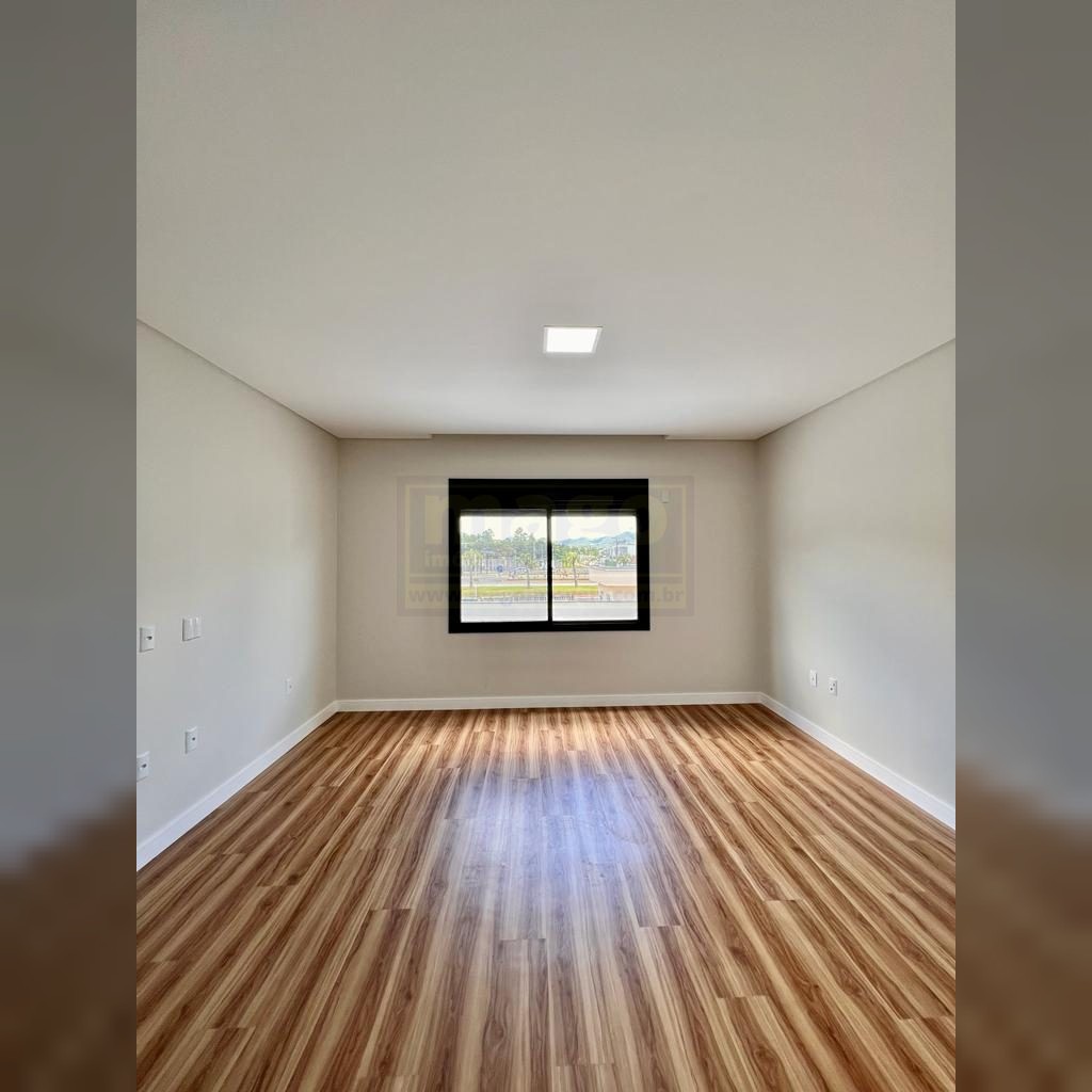 Casa de alto padrão à venda em condominio fechado