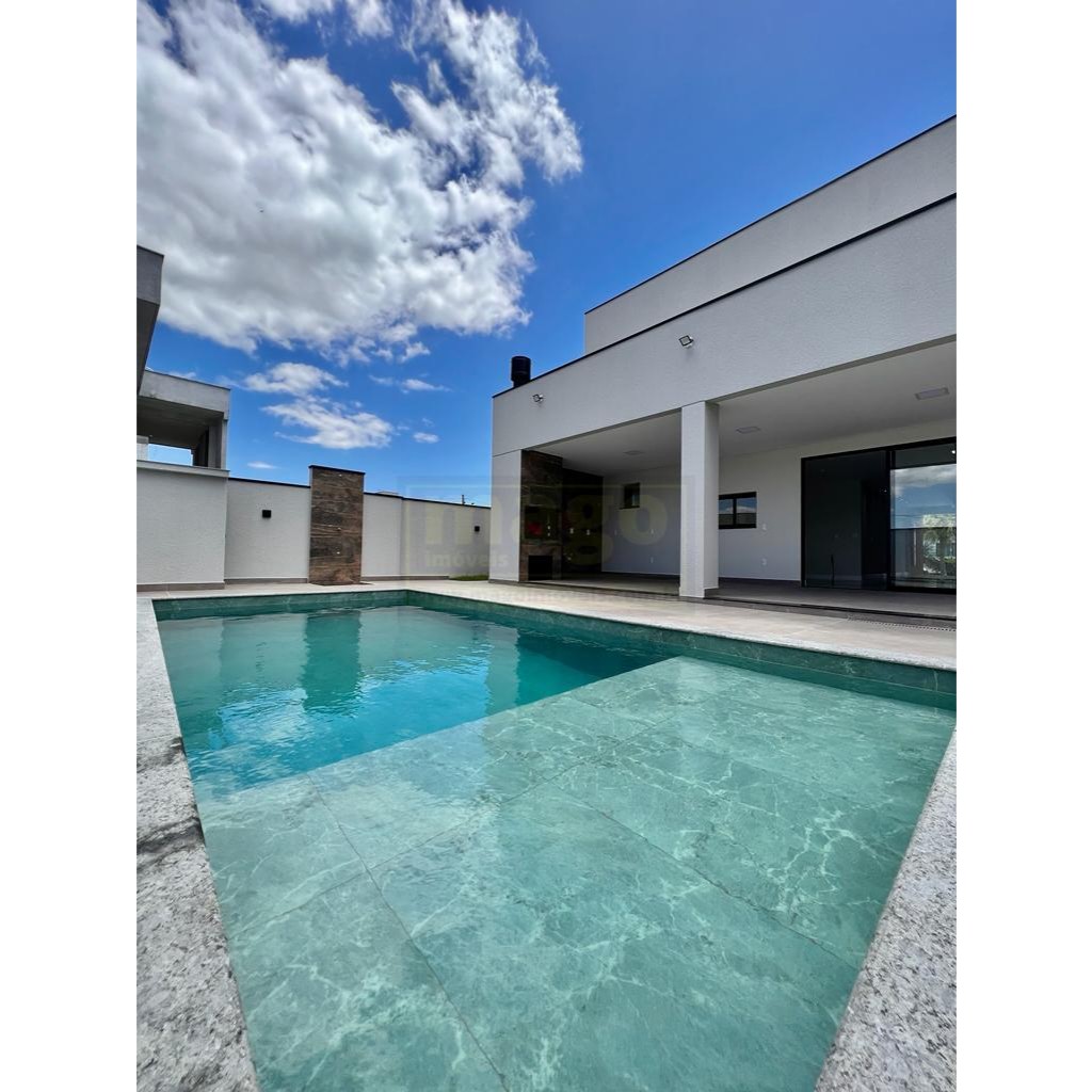 Casa de alto padrão à venda em condominio fechado