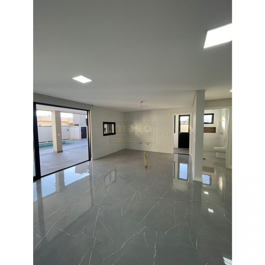 Casa de alto padrão à venda em condominio fechado