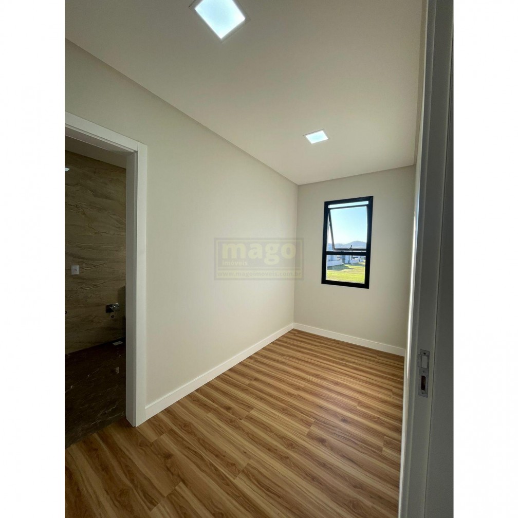 Casa de alto padrão à venda em condominio fechado