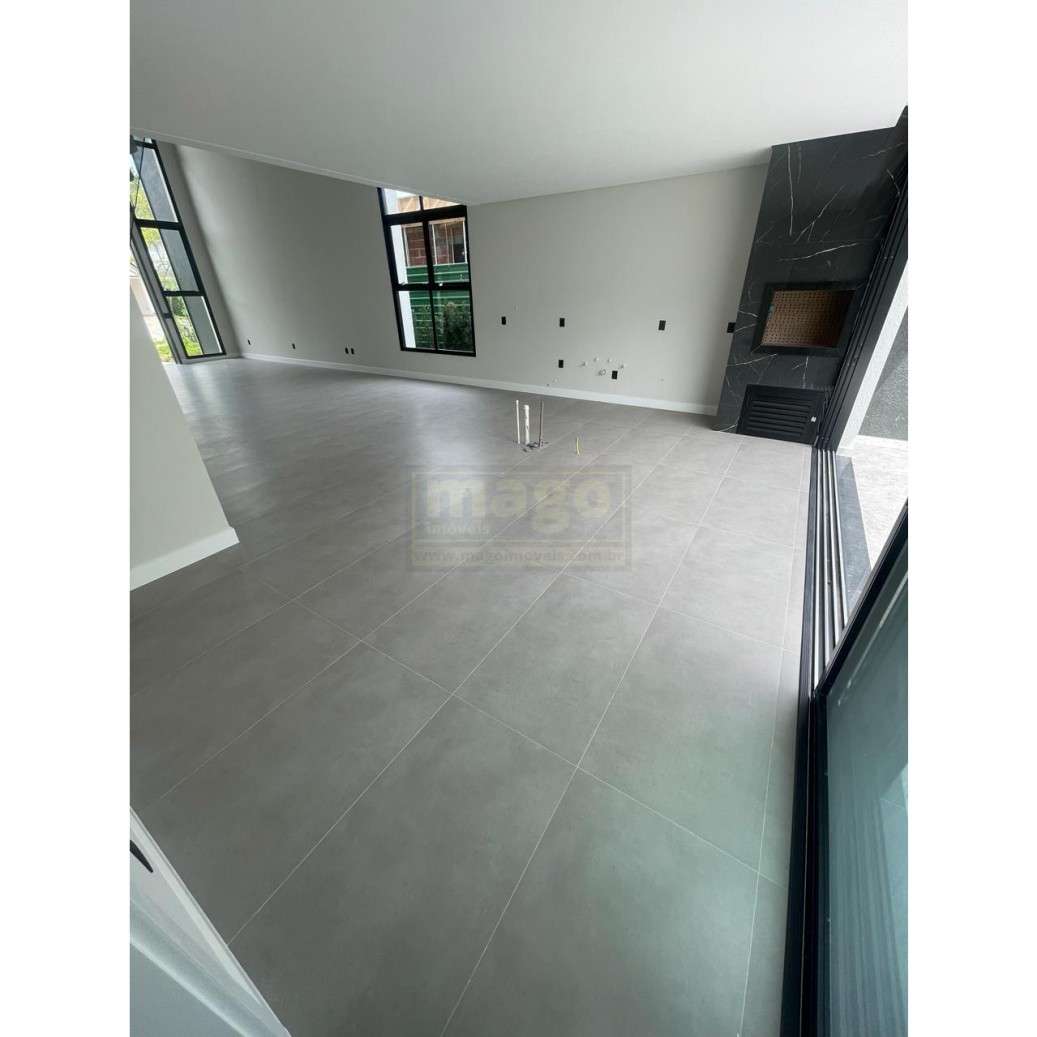 Magnífica Casa em Condomínio Fechado na Praia Brava