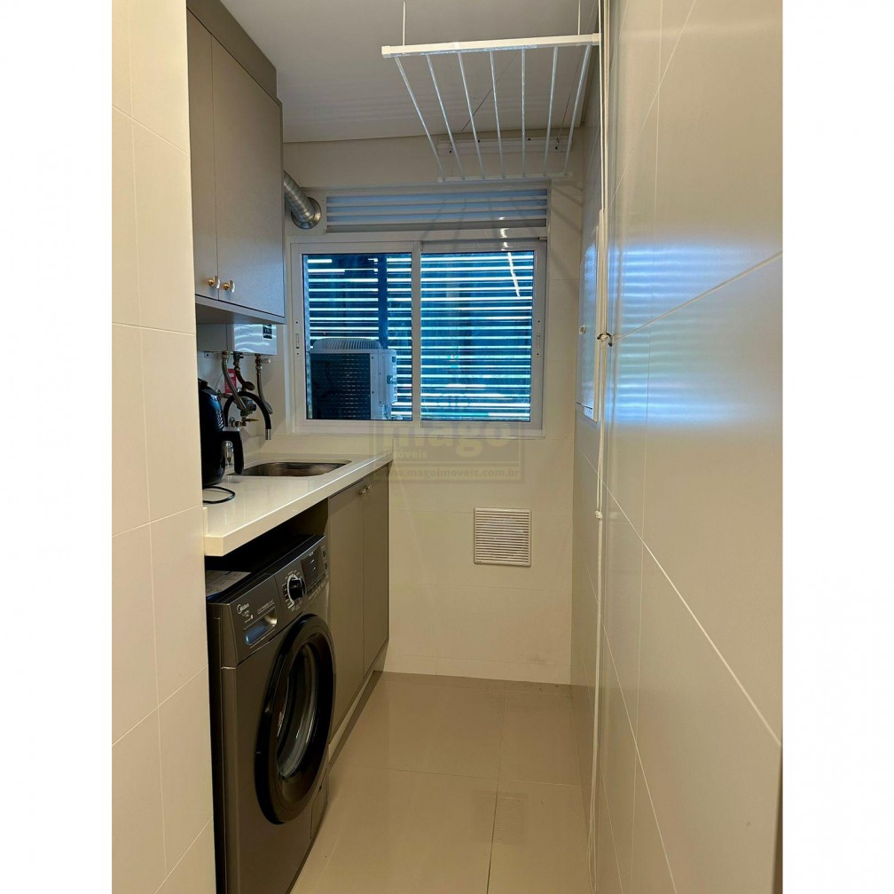  Apartamento Mobiliado com 2 dormintórios sendo 1 suíte para Venda