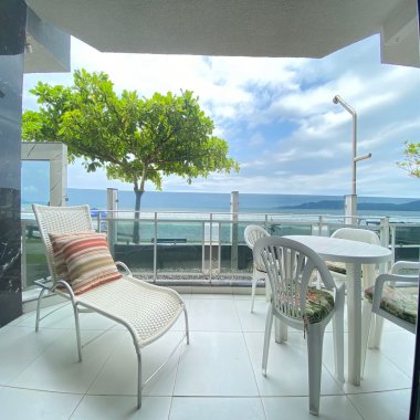Apartamento Frente Mar na Meia praia em Itapema
