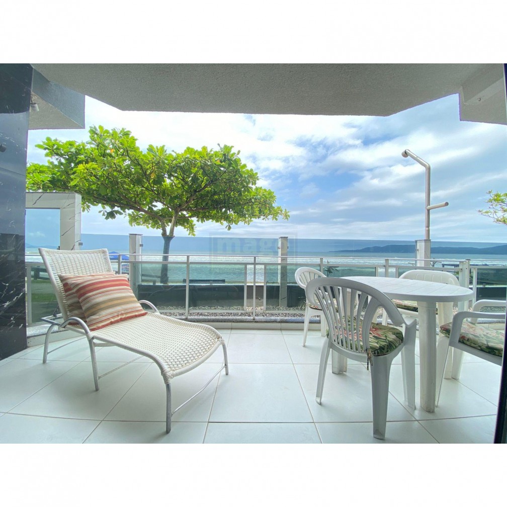Apartamento Frente Mar na Meia praia em Itapema 
