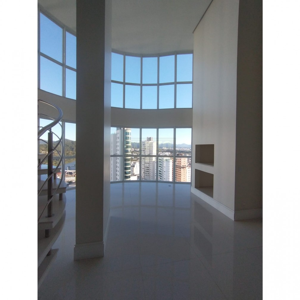 DUPLEX ALTO PADRÃO PARA VOCÊ QUE PROCURA ESPAÇO E LUXO PARA MORAR!