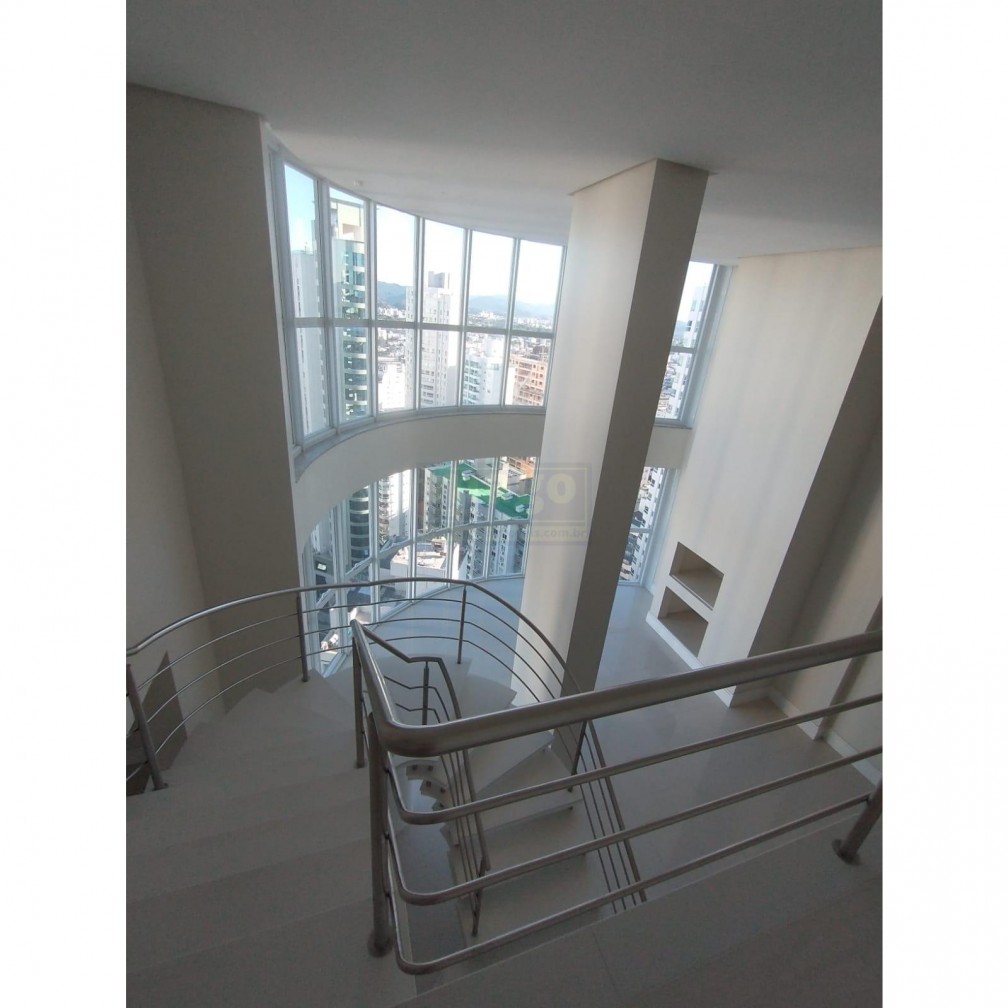DUPLEX ALTO PADRÃO PARA VOCÊ QUE PROCURA ESPAÇO E LUXO PARA MORAR!