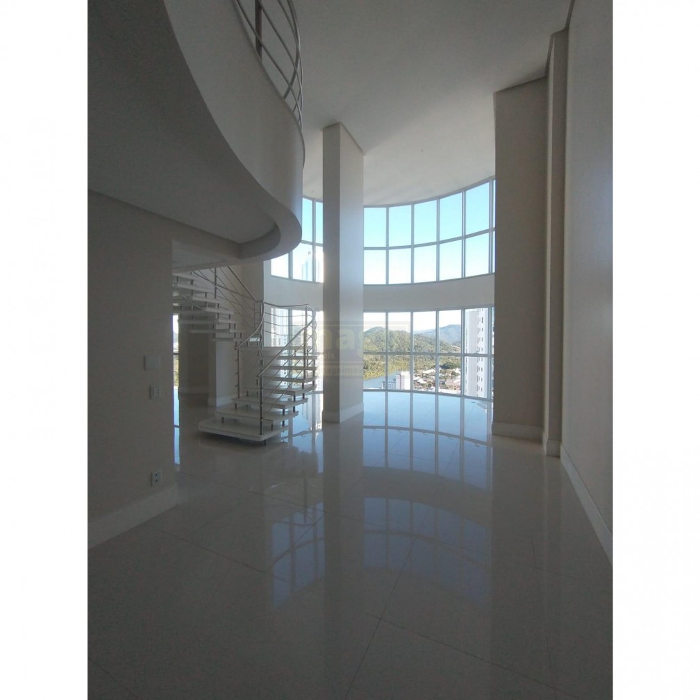 DUPLEX ALTO PADRÃO PARA VOCÊ QUE PROCURA ESPAÇO E LUXO PARA MORAR!