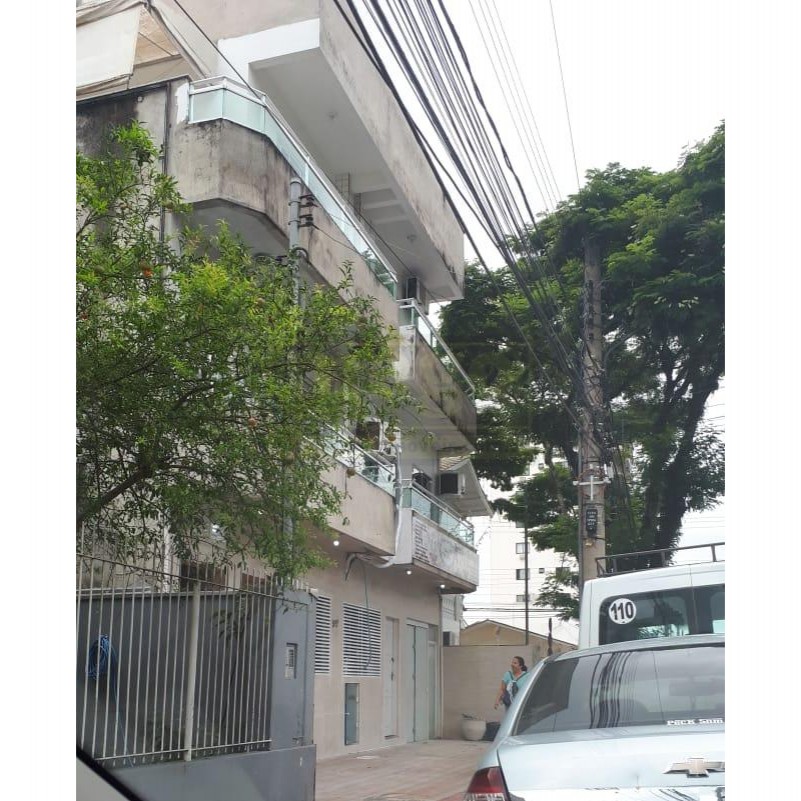 Prédio Comercial com 8 apartamentos para Venda