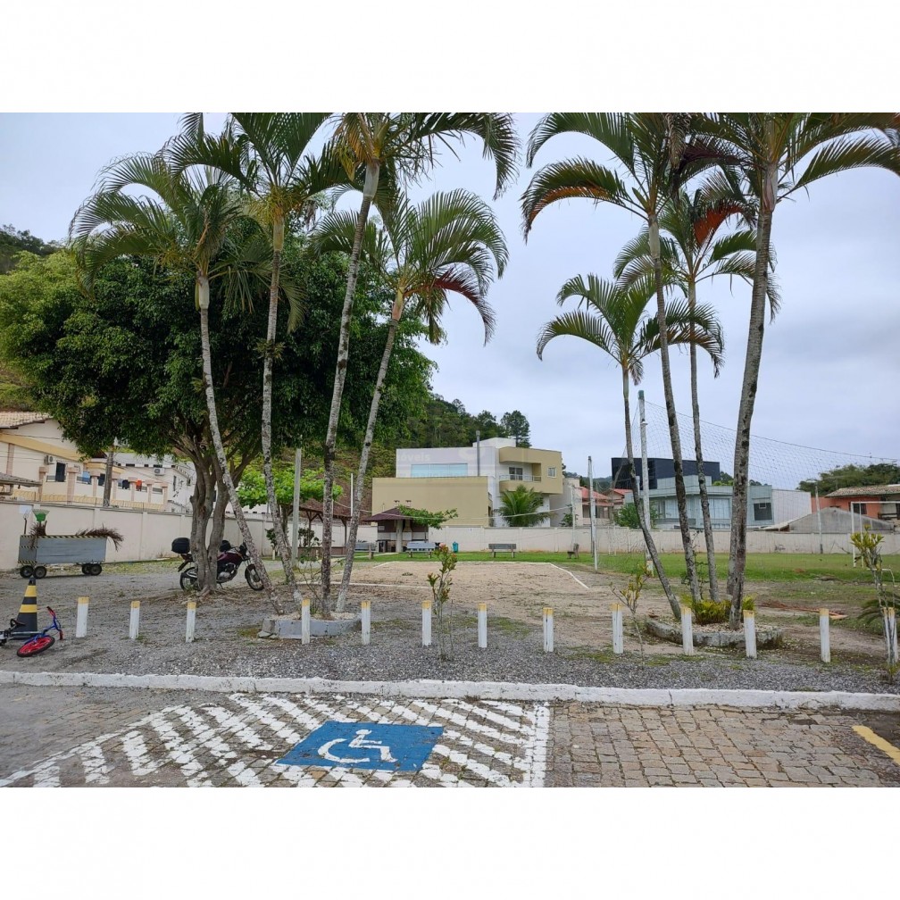 Casa em condominio á venda 