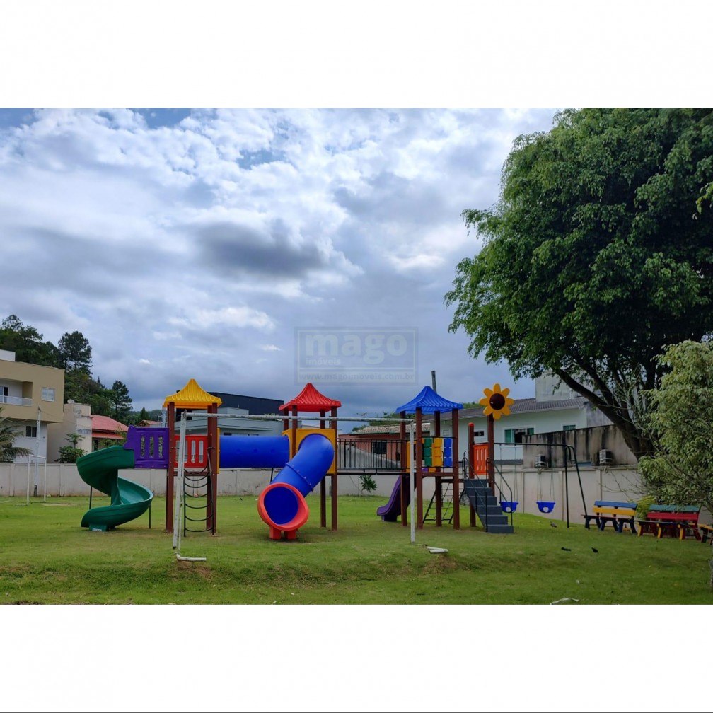 Casa em condominio á venda 