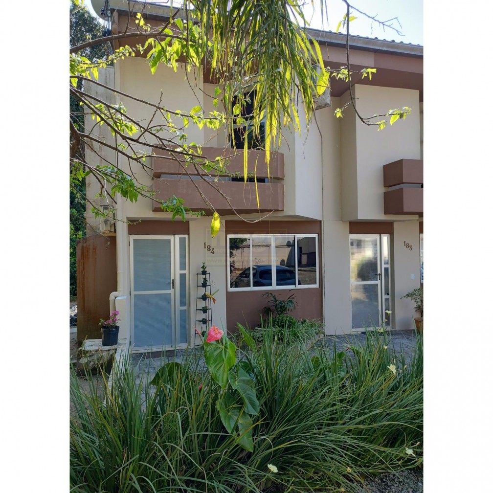 Casa em condominio á venda 