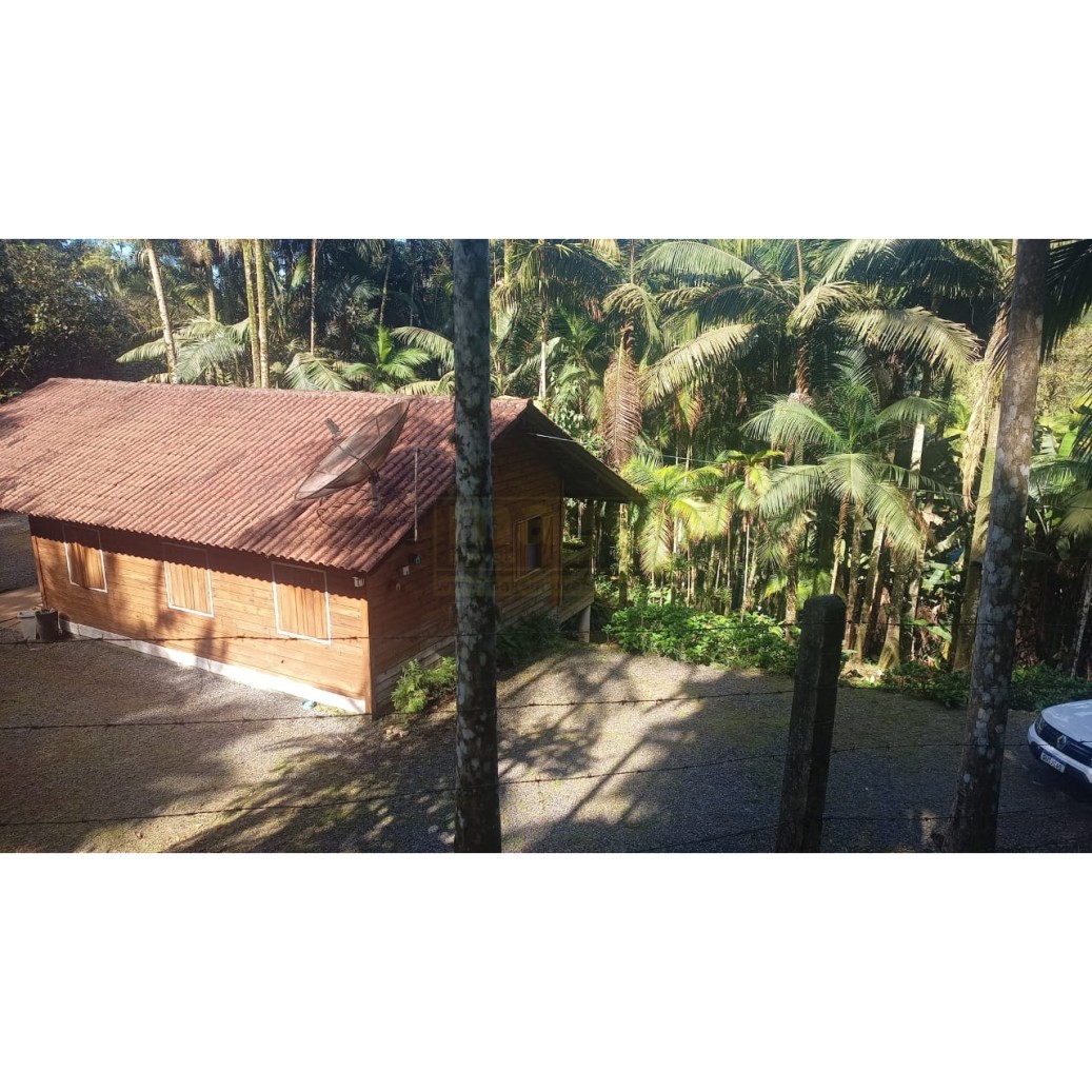 Lindo Sítio em Rio dos Cedros com Casa Mobiliada e Lago