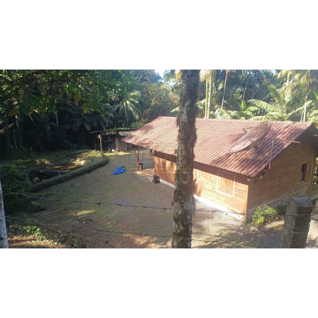 Lindo Sítio em Rio dos Cedros com Casa Mobiliada e Lago